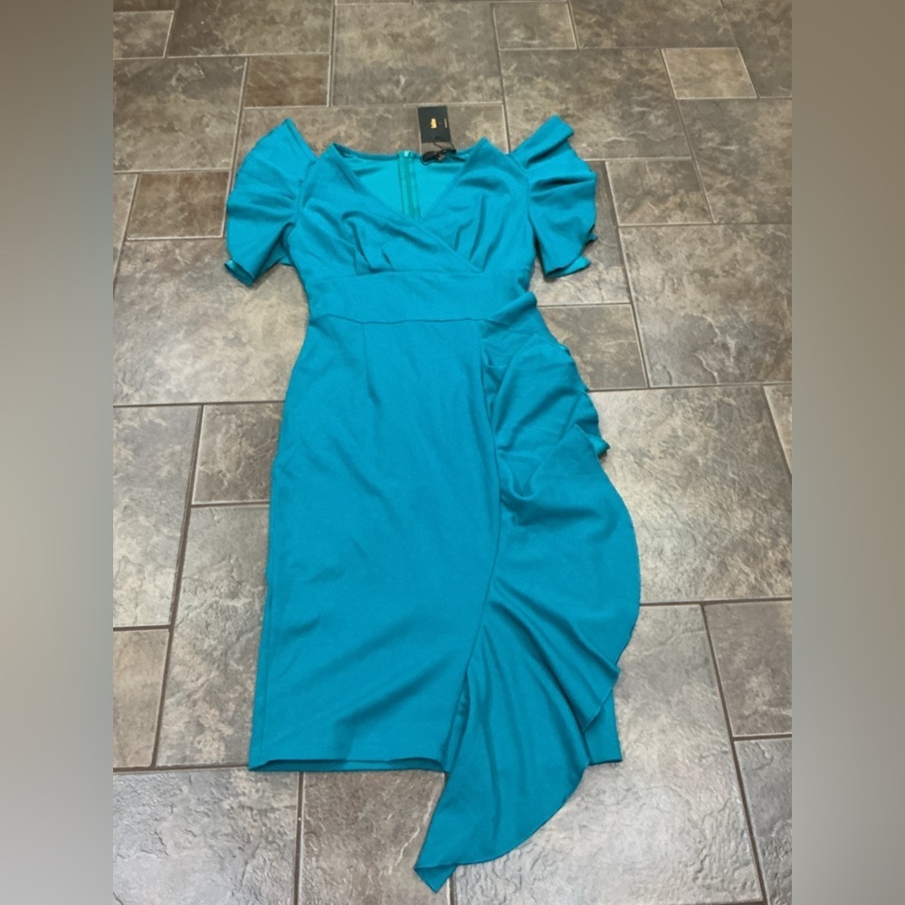 🥵 Elegant Teal Dress